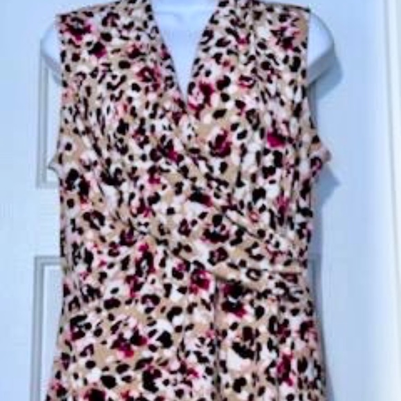 💲SALE💲 NWY DKNY Sleeveless Print Blouse Sz M - Picture 1 of 5